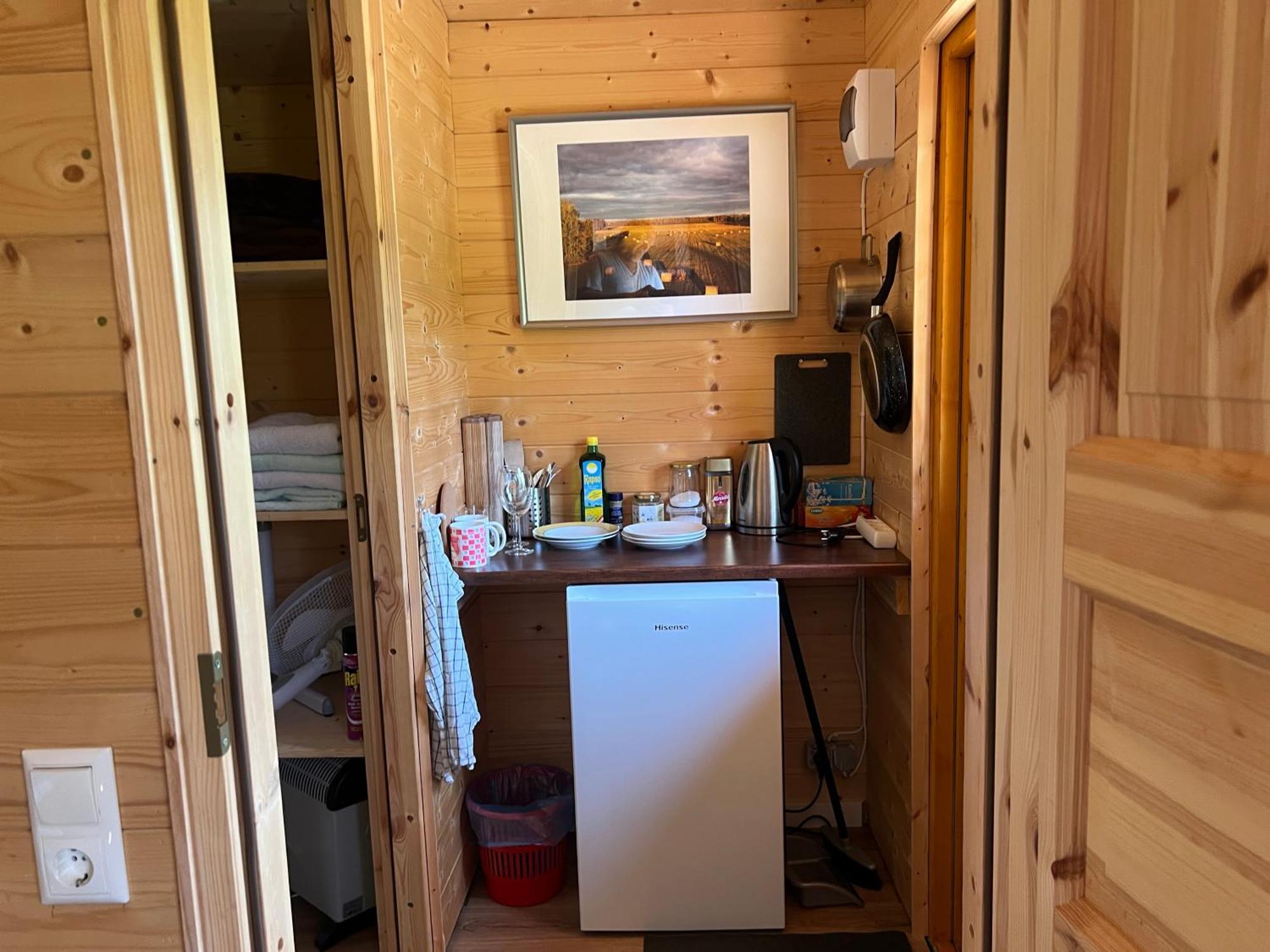 Marika Puhkekuela - Metsanurga Oeoemaja "Shared Bathroom" Ныва Экстерьер фото